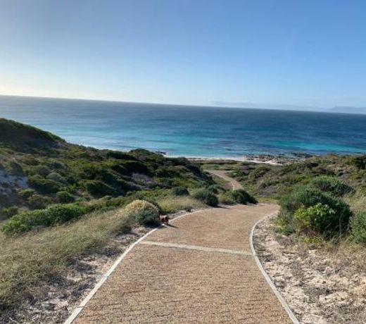 402 in Romansbaai