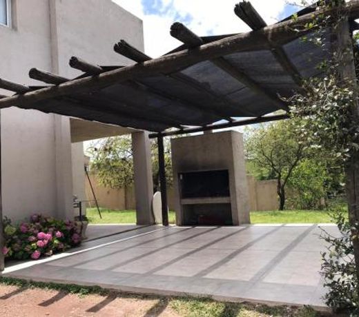 Muy lindo duplex en la mejor zona de Mendiolaza