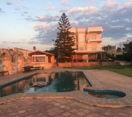 Luxurious Villa by the sea