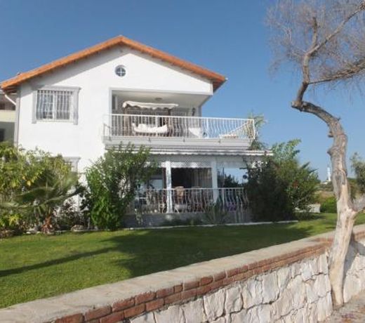 Beautiful villa at 1 meter from sea. (Rent CGvilla 2020-80)