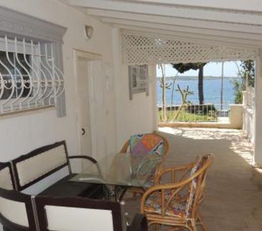 Beautiful villa at 1 meter from sea. (Rent CGvilla 2020-80)