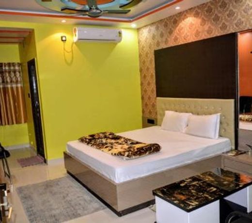 HOTEL R.R GRAND