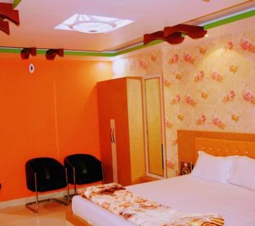 HOTEL R.R GRAND