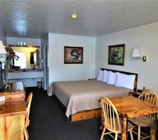 Eagle's Nest Motel