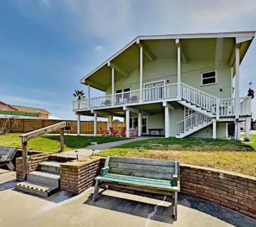 Waterfront Holiday Home in Rockport
