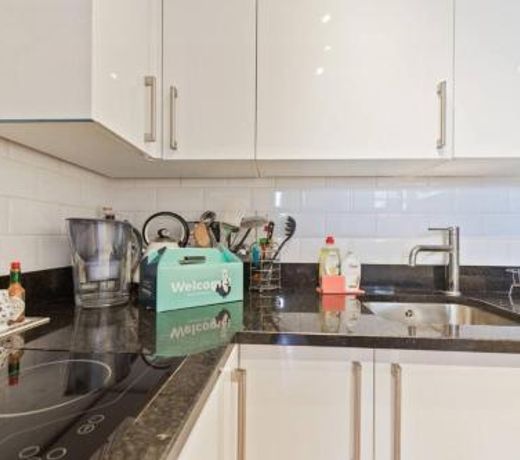 GuestReady - Bright & Spacious Kensington Flat