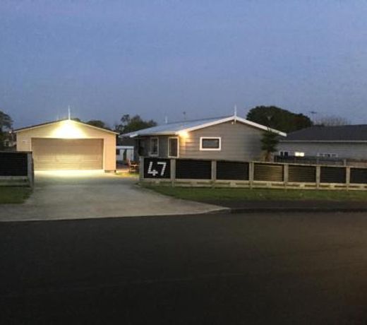 47 Hooper Ave, Pukekohe, sleeps 13