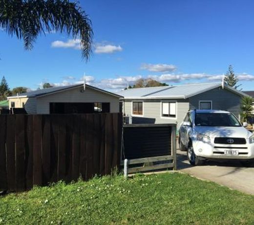 47 Hooper Ave, Pukekohe, sleeps 13