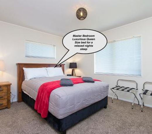 47 Hooper Ave, Pukekohe, sleeps 13