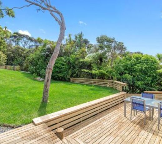 Piha - City Escape, Piha Holiday Home