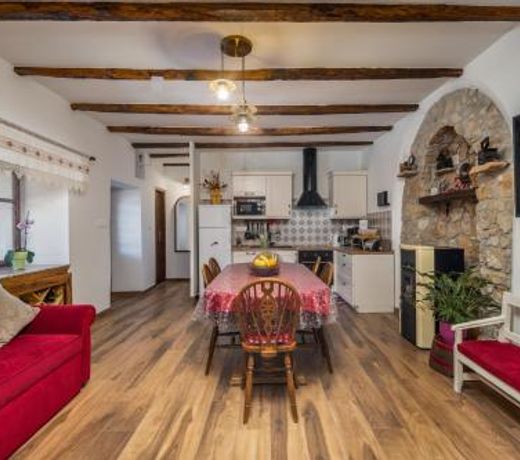 Villa Simici quiet peaceful place with pool perfect to enjoy the nature