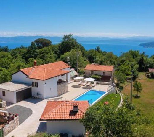 Villa Simici quiet peaceful place with pool perfect to enjoy the nature