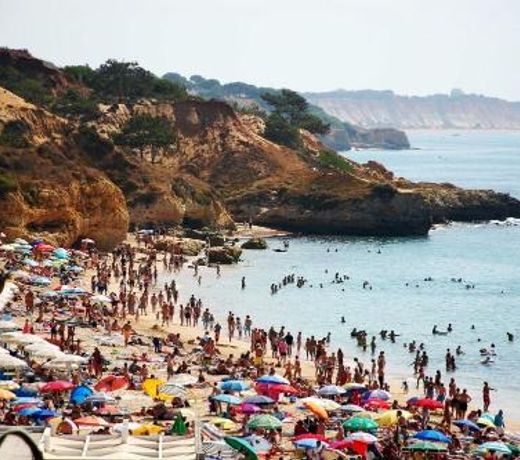MAGNIFICA MORADIA EM CONDOMINIO FECHADO