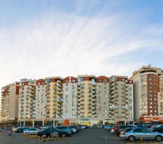 Rent Grand Delux Apartments 3-rooms Design in Chisinau