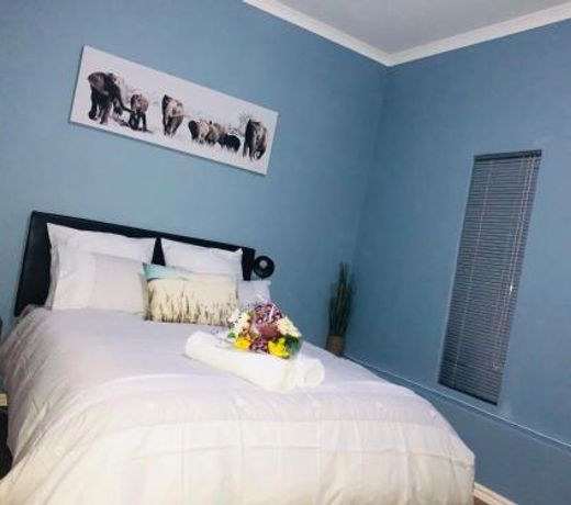Pam’s guest room