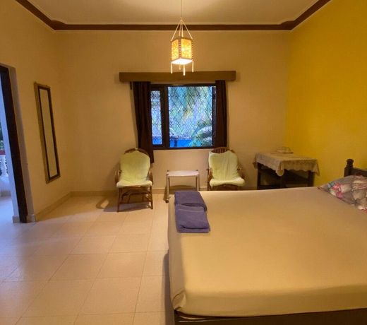 6 guest beach Side Villa, Candolim Goa