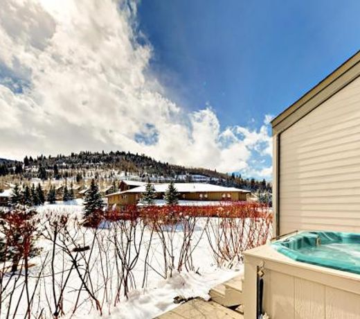 1432 Deer Valley Drive North Townhome Townhouse