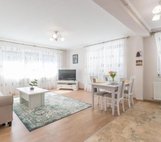Lovely Ground Floor Apartment