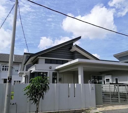 UmarHarraz Homestay Melaka
-PEACEFUL AND SPACIOUS