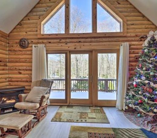 Cozy Beech Mountain Retreat with 2 Decks and Fire Pit!