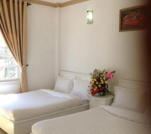 Pho Lanh Hotel