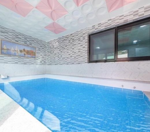 Gyeongju On the Moon Pool Villa