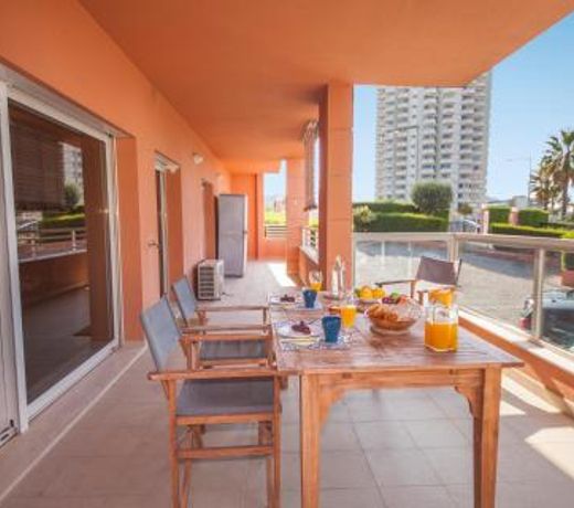 B02 - Fantastic Apartment with Pool
