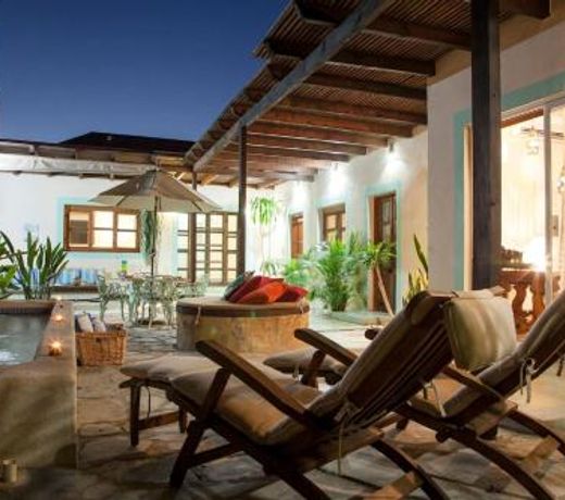Casa Abuelita: An exquisite, historic La Paz home