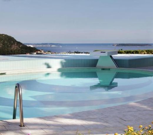 Luxury villa on the Cote d'Azur Calm and all-round view on sea and mountains