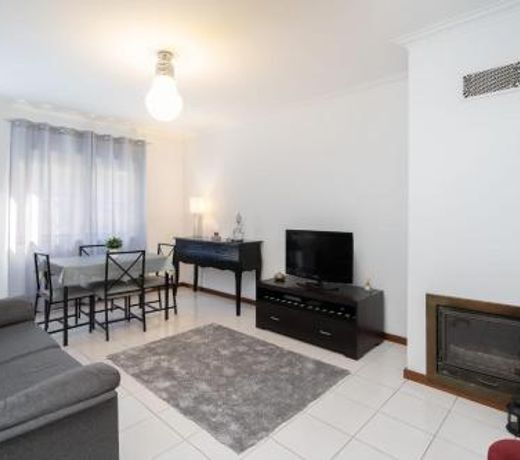 GuestReady - Bright and Modern 2BR Flat in Vila Nova de Gaia