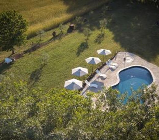 Glamping in Toscana, luxury tents in agriturismo biologico