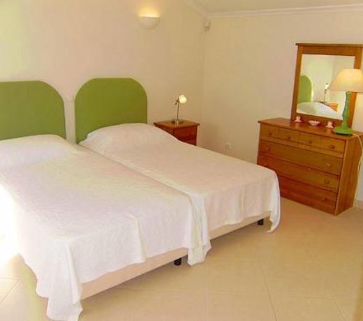 Vale do Lobo Villa Sleeps 8 with Pool and Air Con