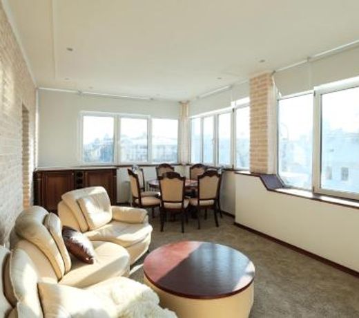 Business Penthouse in the center