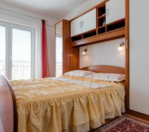 Family friendly apartments with a swimming pool Lokva Rogoznica, Omis - 16429