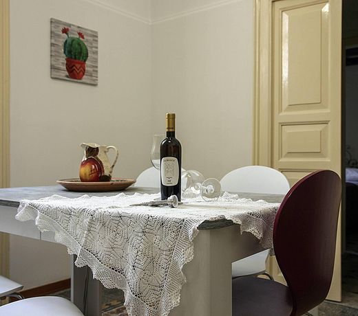 Palazzo Nicastro Guest House Red