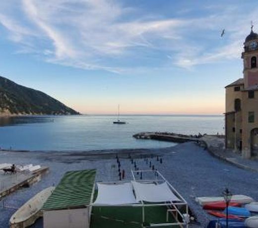 Best flat beachfront Camogli