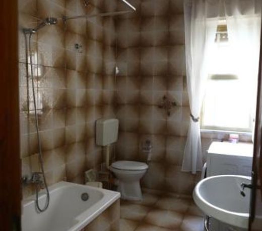 rossy guest house