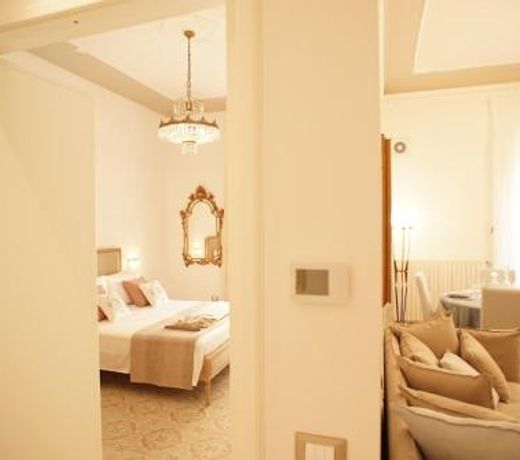 GERRATANA SUITES