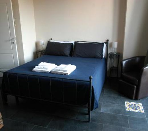 Castello D'Alcontres B&B