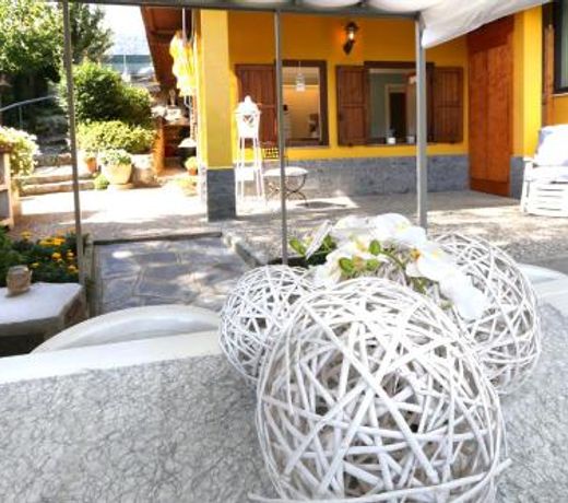 La casa dei cigni sul lago d’Orta