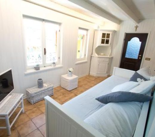 La casa dei cigni sul lago d’Orta