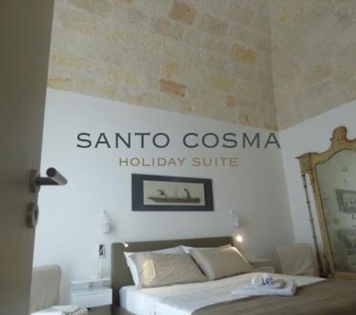 Santo Cosma Holiday Suite