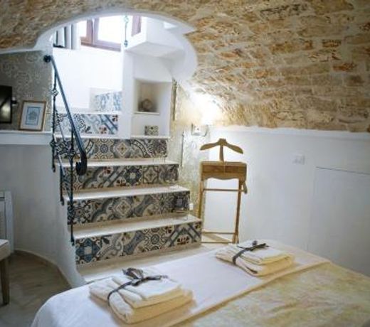 HOME 5 - Giu in Dimora