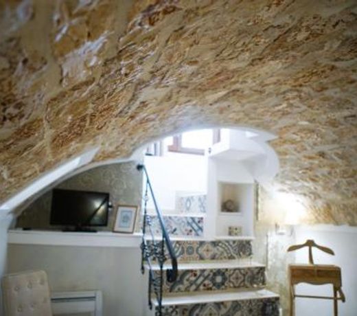 HOME 5 - Giu in Dimora