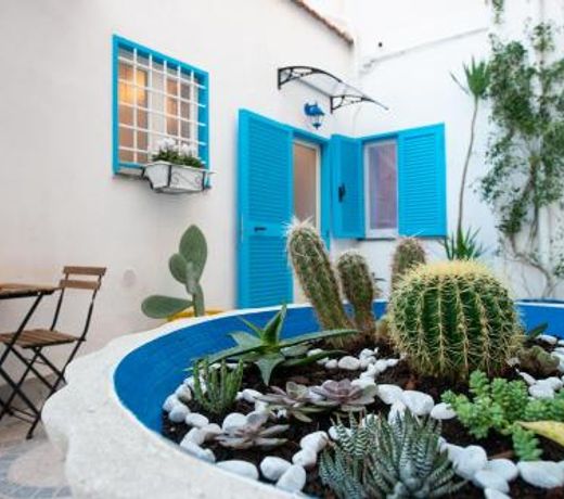 Light Blue - Apartment in the middle of everything