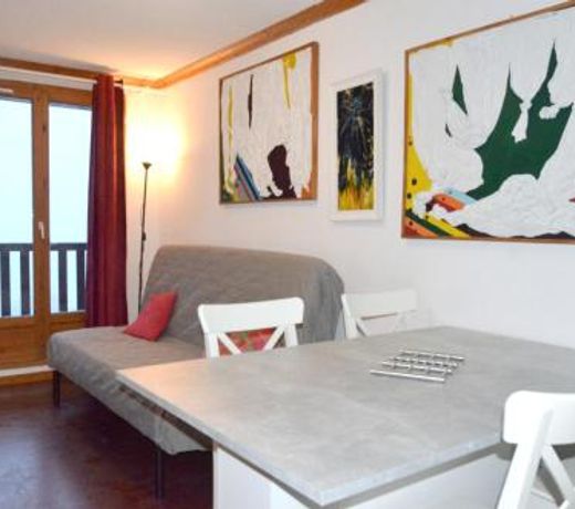 Appartement de 2 chambres a Besse et Saint Anastaise avec magnifique vue sur la montagne piscine par