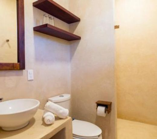 Top Rated Condo Close to the beach H4