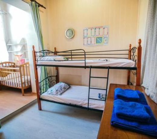 ÐÐ²Ð°ÑÑÐ¸ÑÐ° Ð² ÑÐµÐ½ÑÑÐµ, Ñ Ð¾ÑÐ´ÐµÐ»ÑÐ½Ð¾Ð¸ Ð´ÐµÑÑÐºÐ¾Ð¸, Ð¿ÑÐ¾ÑÑÐ¾ÑÐ½ÑÐ¼ Ð·Ð°Ð»Ð¾Ð¼ - ÑÑÑÐ´Ð¸ÐµÐ¸ Ð¸ Ð±Ð°Ð»ÐºÐ¾Ð½Ð¾Ð¼