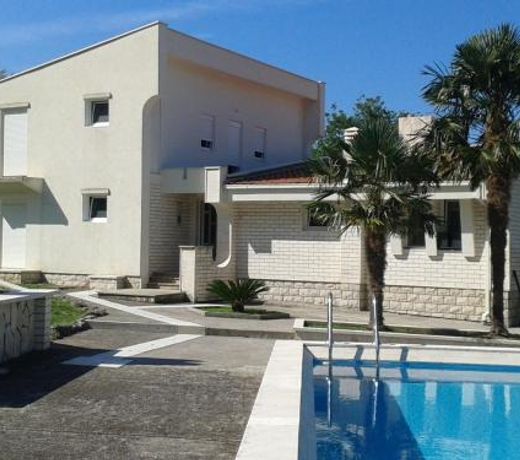 Panorama Apartment with pool