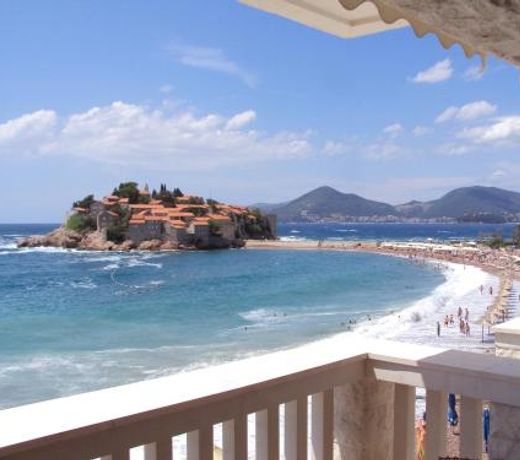 Beachfront First Line View
